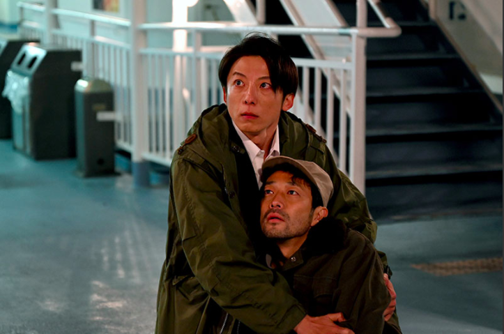 ▲▼劇中,高橋一生(上圖左,下圖右)為了哥哥,被警察帶走。(圖/翻攝TBS)