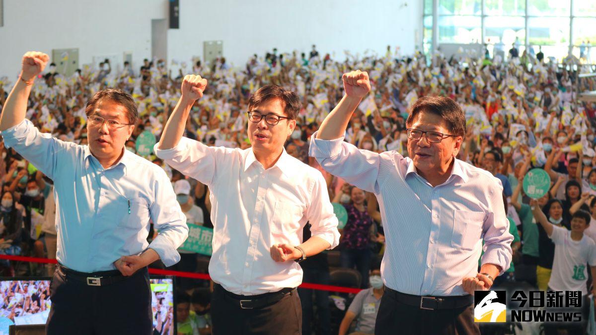 ▲高雄市長陳其邁（中）、台南市長黃偉哲（左）、屏東縣長潘孟安（右）這次不拚肉燥飯，改拚誰的名字更長。（圖／記者鄭婷襄攝）