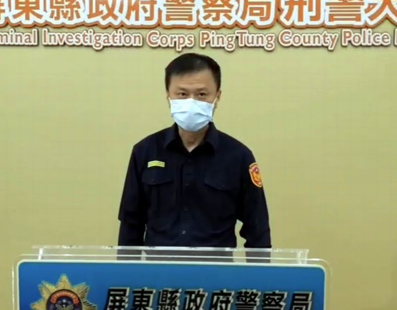 ▲屏東警察局副局長林英仁下午四點多召開記者會說明案情過程。(圖/記者黃正忠攝,