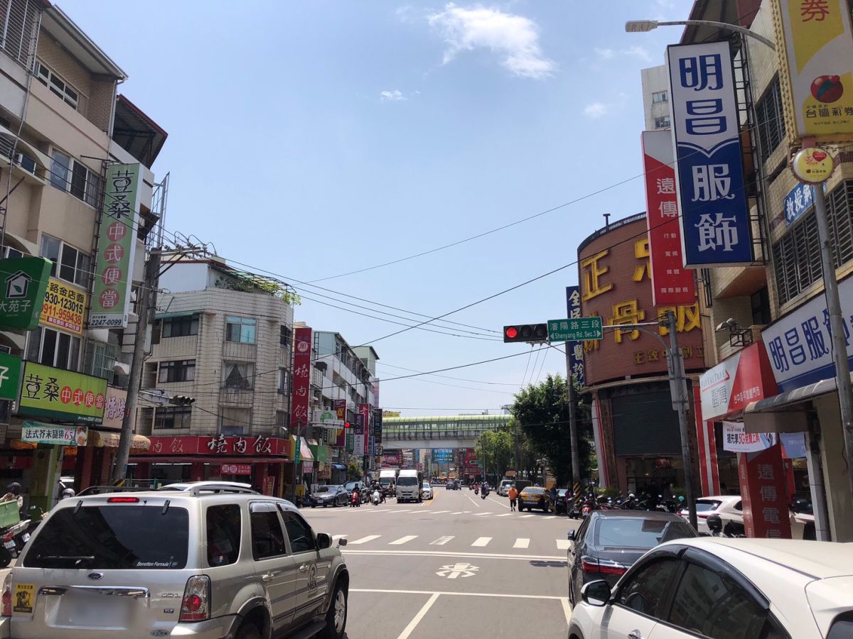 ▲四維國小站生活機能仰賴周邊的昌平路等商圈。（圖／NOWnews資料照片）