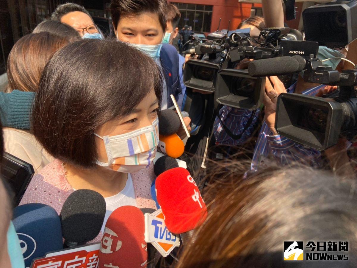 ▲民進黨何欣純無故捲入王定宇租屋風波，她今（19）日受訪表示，王定宇要道歉的人很多，不只是自己。（圖／記者胡宥心攝，2021.03.19）