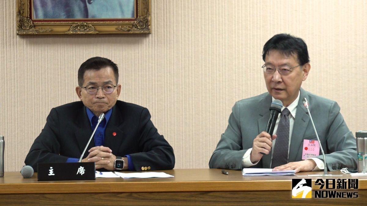 ▲國民黨立委賴士葆與中廣董事長趙少康召開修憲記者會，被問題是否為助陣黨主席，趙少康說，與黨主席選舉無關，他參選機率低。（圖／記者朱永強攝，2021.03.19）