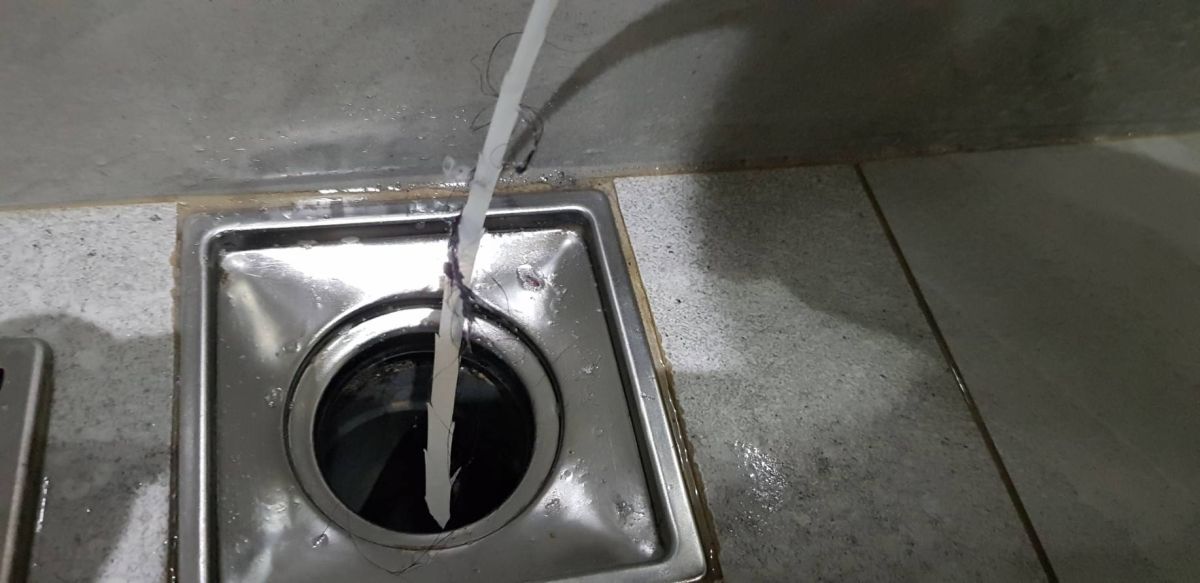 ▲尼龍束線帶也可用來疏通被毛髮塞住的水管。(圖／總管家提供)
