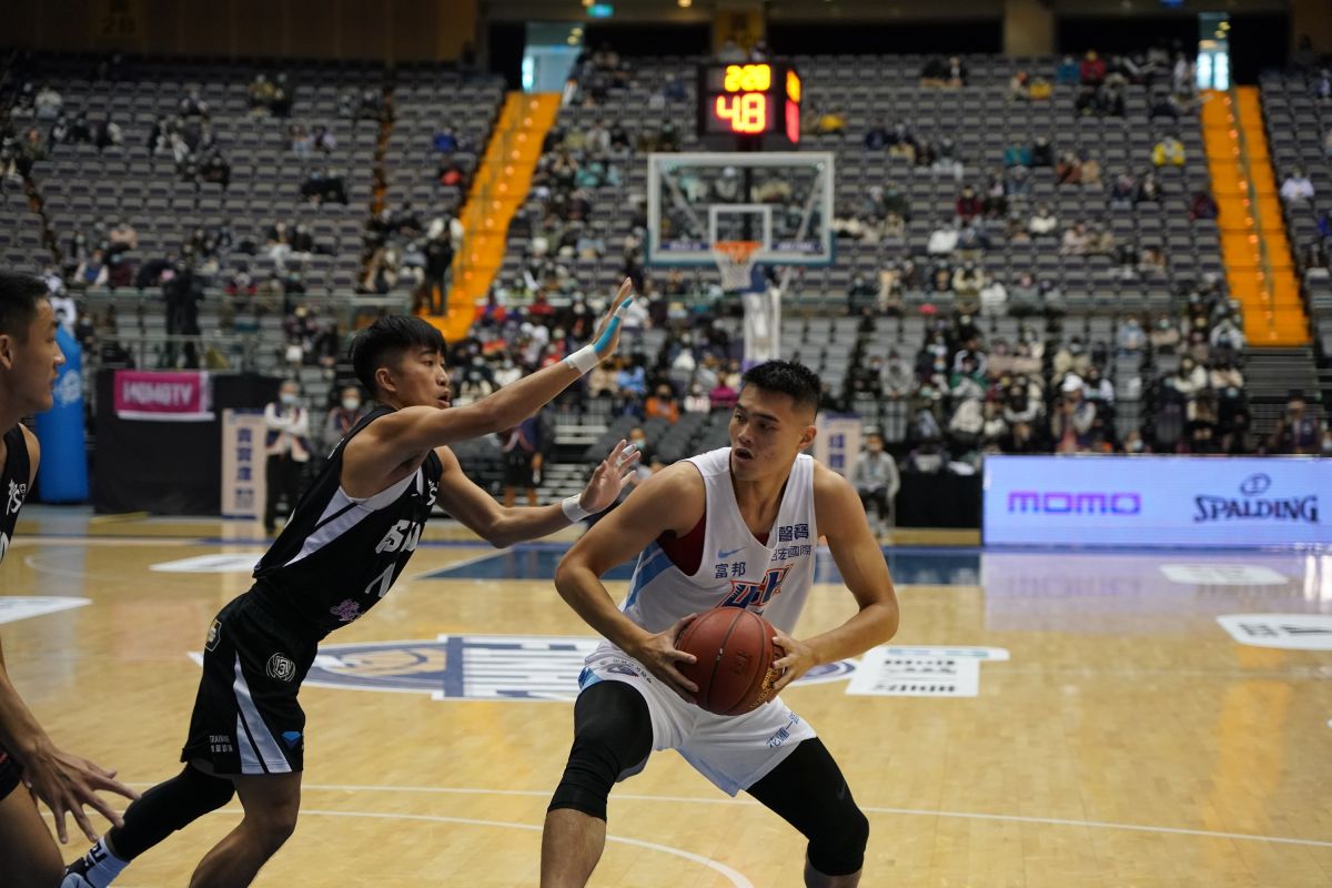 ▲健行科大陳范柏彥從板凳出發攻下全隊最高22分，聯手幫助健行收下季軍。（圖／大專體總提供）