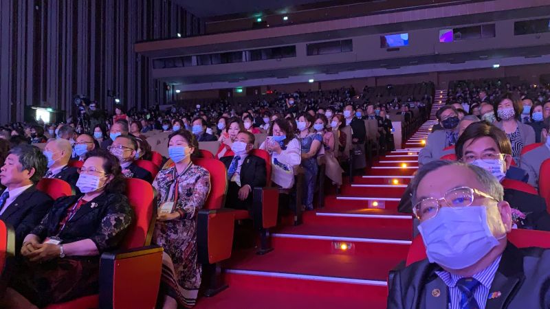 ▲國際扶輪3462區年會,市長盧秀燕贊大多數人配合政府防疫措施,全程配戴口罩。(圖/記者金武鳳攝,2021.3.21)