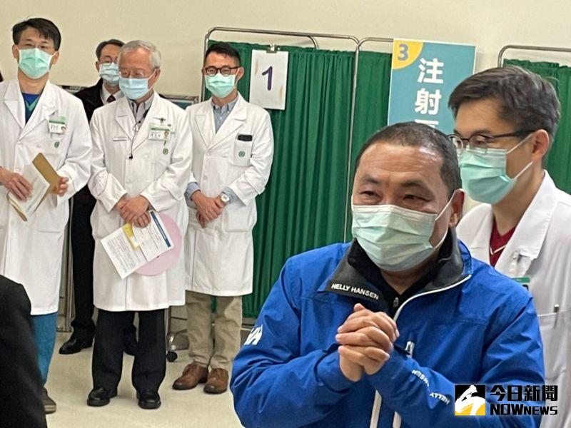 ▲新北市長侯友宜強調,顯然國人對疫苗的信心還是太不足,「如果疫苗足了,我隨時可以上場施打」。(圖/記者陳志仁攝,2021.03.22)