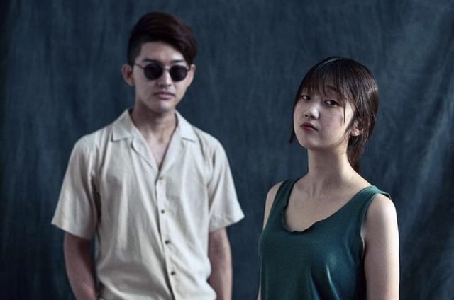 ▲樂團「DOMA」的28歲主唱DOMA（右）過世。（圖／Naver）