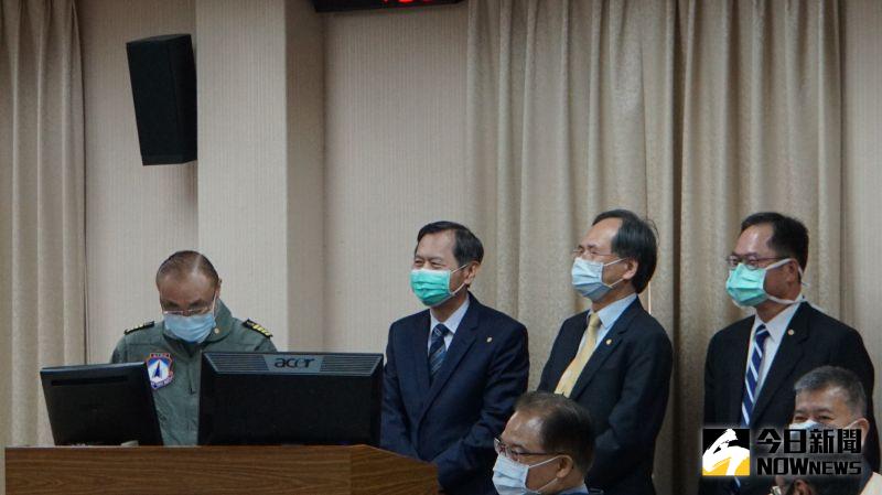 ▲台灣首批新冠肺炎牛津AZ疫苗開始施打,但是國人施打意願偏低,立委關注退輔會主委馮世寬、榮民醫院院長們施打意願。(圖/記者呂炯昌攝,2021.03.22)