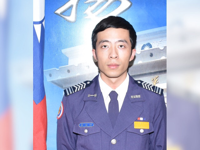F-5E戰機殉職飛官羅尚樺公祭　追晉空軍少校