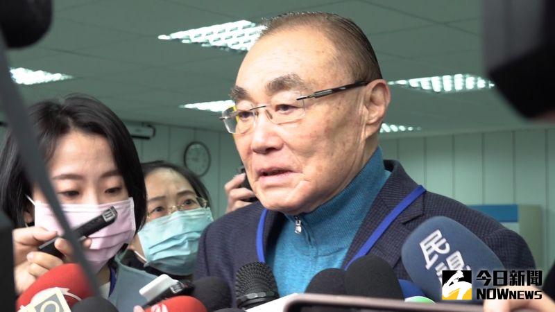 ▲馮世寬也是F5-E飛官退伍,他表示飛行失事不可避免,但要努力防治,外界多給國軍鼓舞(圖,記者朱永強,2021.03,23攝)