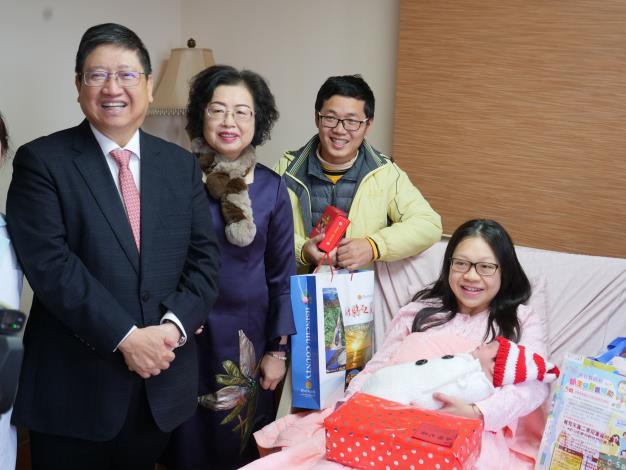 ▲新竹縣長楊文科（左前）關心縣民需求，縣府展開線上調查。（圖／新竹縣政府提供）