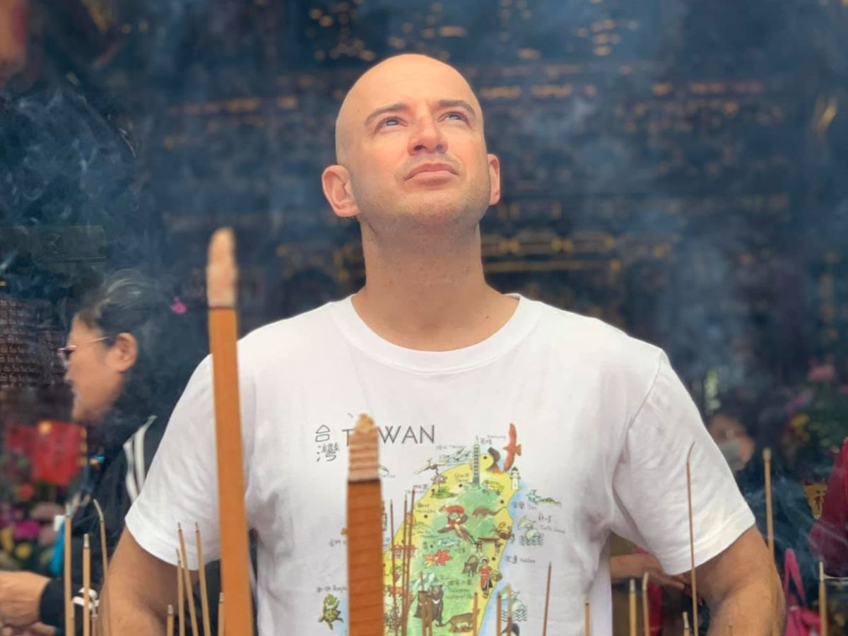 ▲吳鳳追思殉職飛官。（圖／翻攝吳鳳臉書）