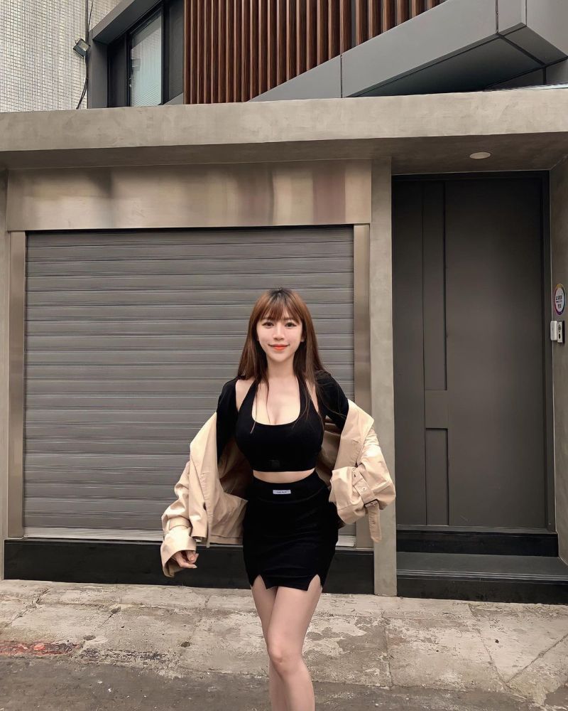 ▲陳玟媛穿中空裝,坦承減肥失敗。(圖/陳玟媛IG)