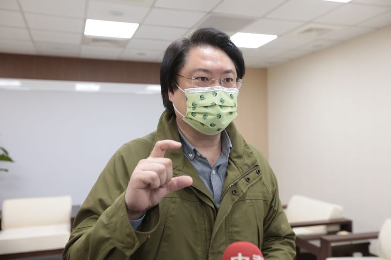 ▲媒體詢問基隆市長林右昌是否施打AZ疫苗?林右昌回應,個人就是遵照中央流行防疫指揮中心安排的施打順序。(圖/基隆市政府提供)