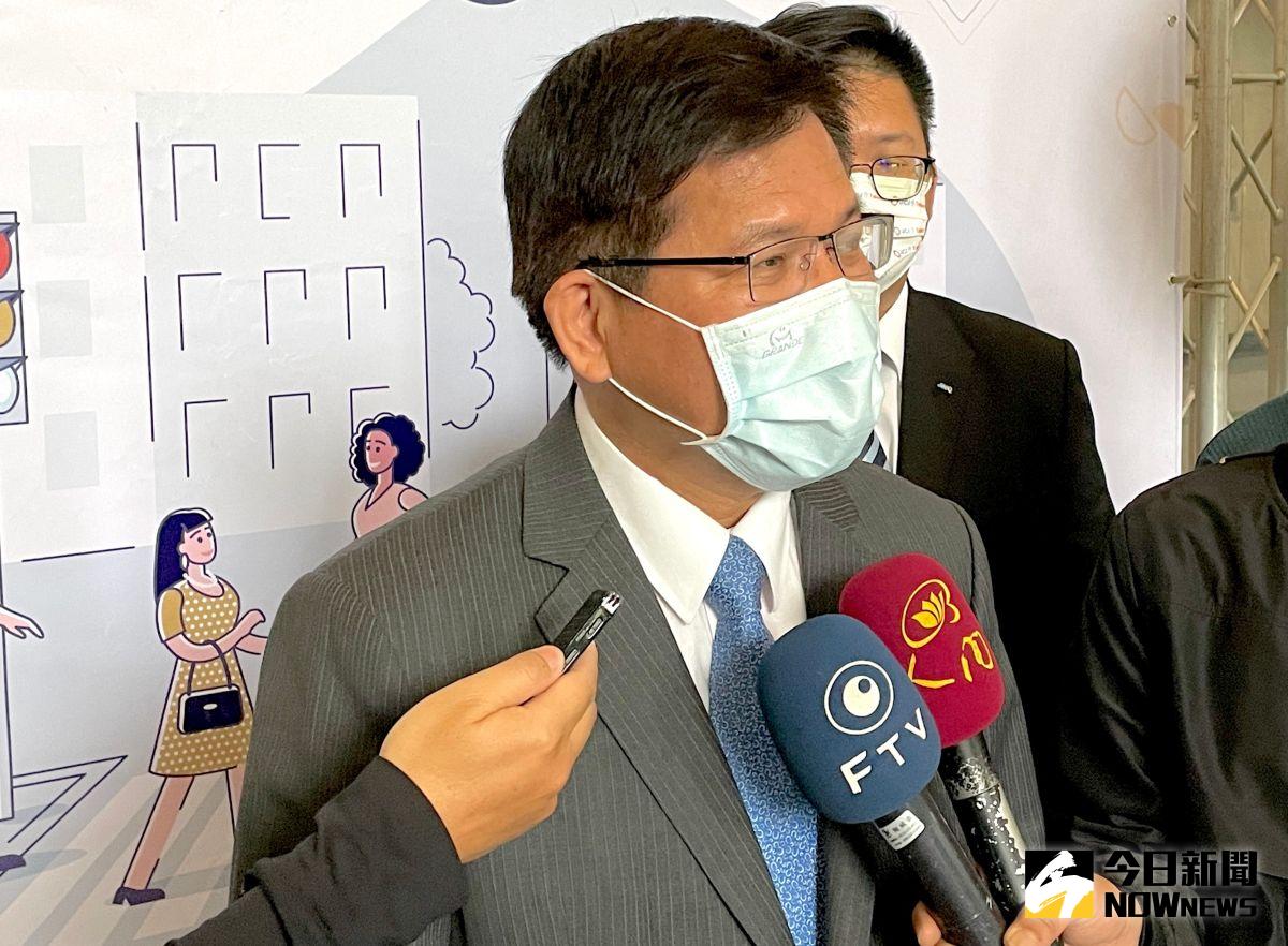 ▲交通部長林佳龍表示，將配合運安會提供的報告進行相關檢查，會特別針對車體打造過程審視。（圖／記者黃仁杰攝,20201.03.24）