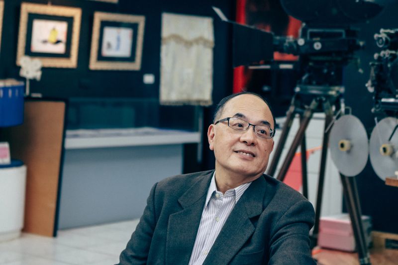▲國家電影及視聽文化中心董事長藍祖蔚,受訪於樹林片庫。(VERSE提供)