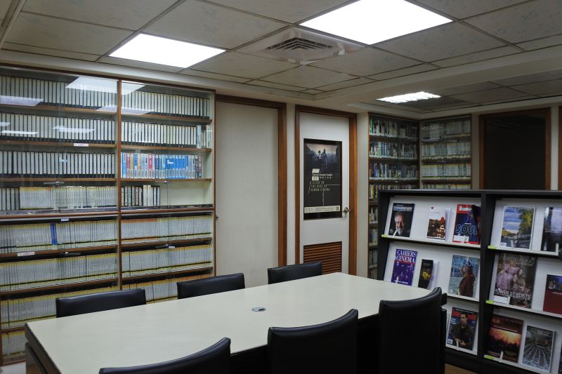 ▲位於台北市青島東路7號4樓的國影中心附設電影圖書館,過去曾是眾多文青影迷的電影寶庫。(圖/)
