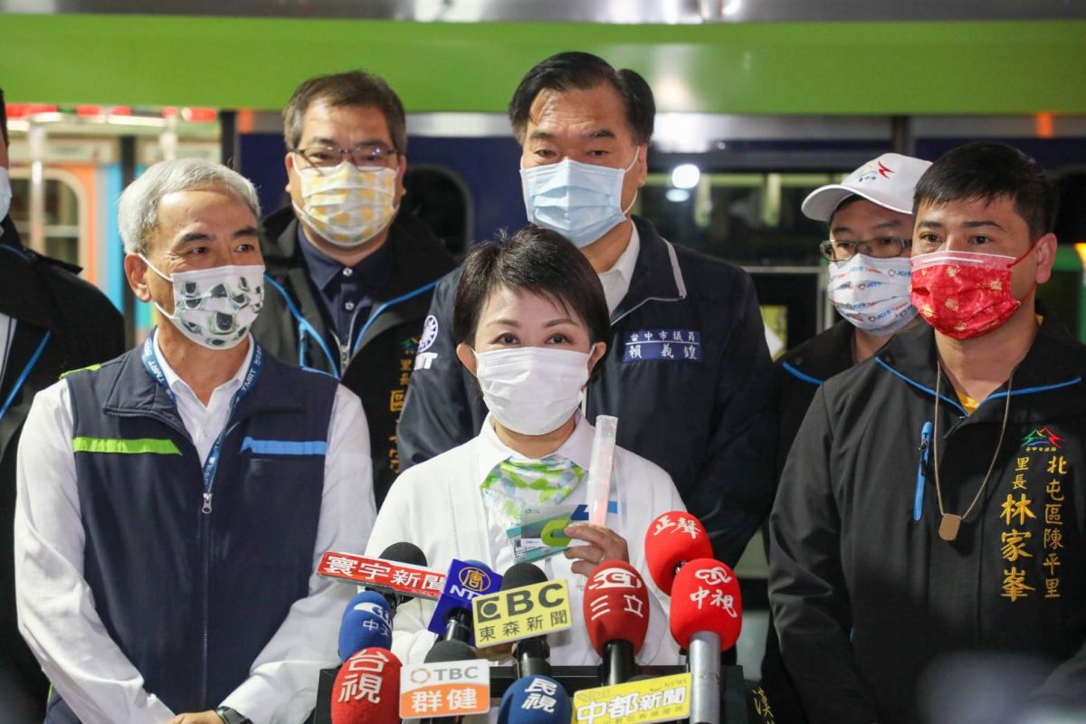 ▲供水「供五停二」措施，市長盧秀燕表示，市府將與台灣自來水公司規劃臨時供水站，提供民眾民生用水(圖／柳榮俊攝2021.3.25)