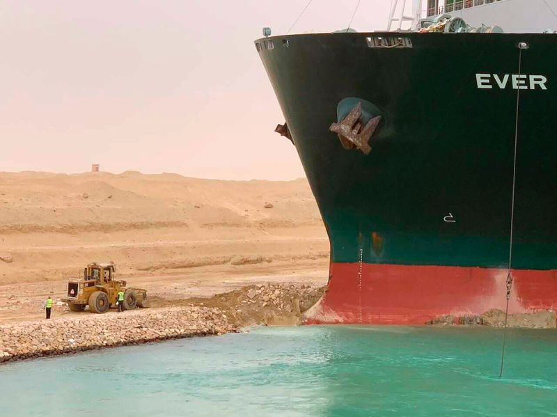 長榮「長賜號」卡蘇伊士運河　埃及出動拖船救援
