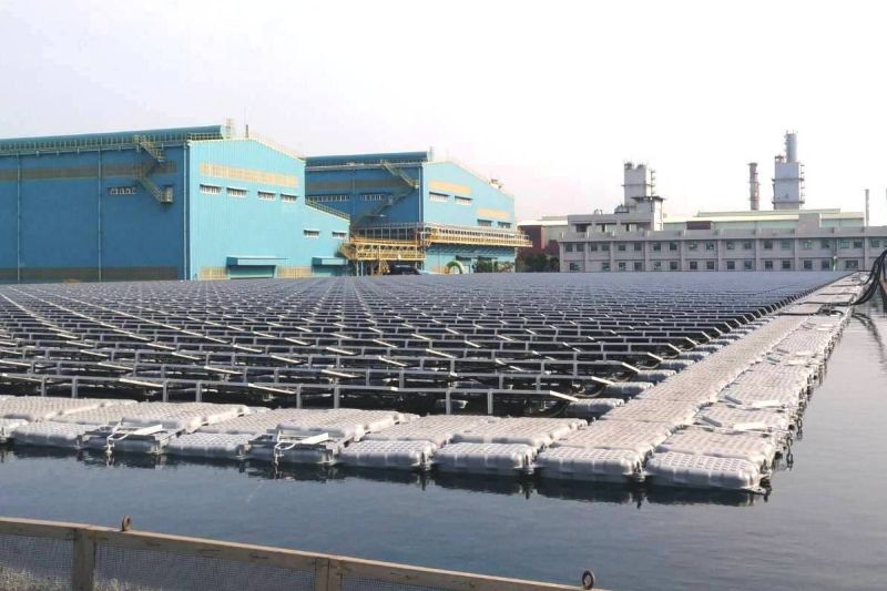 ▲中鋼公司導入鳳山溪再生水，並在廠區設置水面型太陽能光電系統。(圖／中鋼提供)