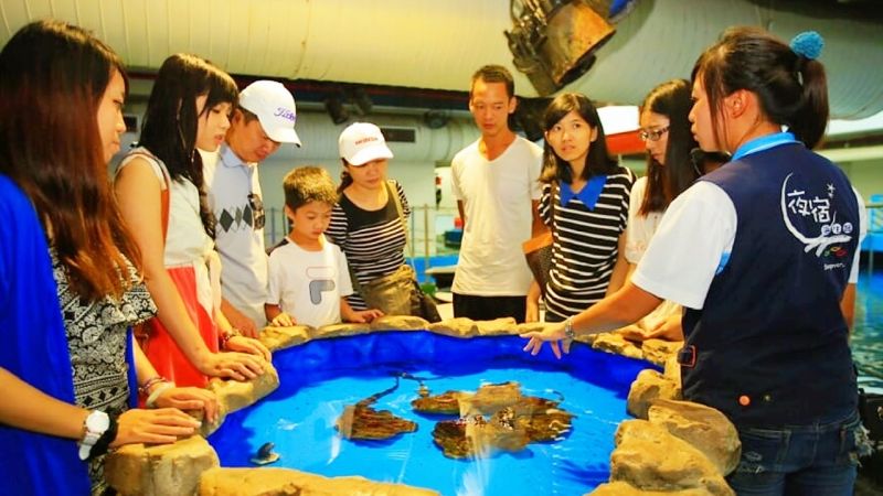 ▲屏東海生館還有許多廣受大小朋友好評的活動,像是「夜宿海生舘」及季節限定套裝行程等。(圖/屏東海生館提供)