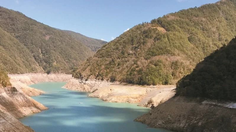 ▲近期降雨不足，苗栗各水庫蓄水量皆為歷史同期最低，因此施行各項抗旱措施以保公共用水穩定。 （圖/新頭殼）