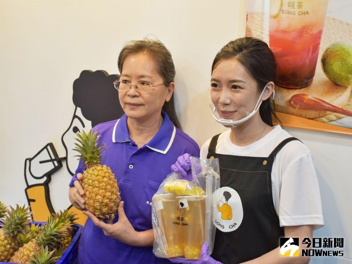 ▲慈惠善導書院院長陳文靜(左) 感謝各界的熱心關懷，一起為弱勢的孩子帶來光明的人生遠景。（圖／記者陳美嘉攝，2021.03.26）