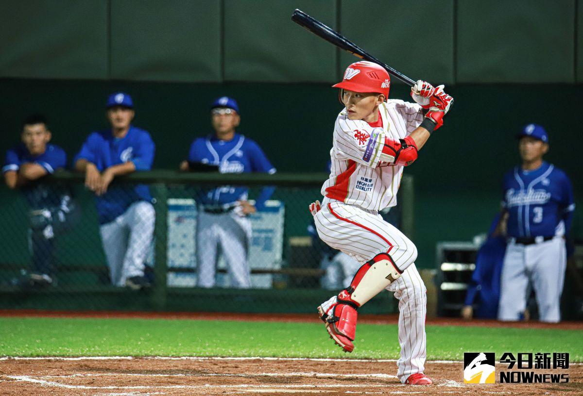 ▲味全龍外野手郭天信。(圖/記者葉政勳攝 )