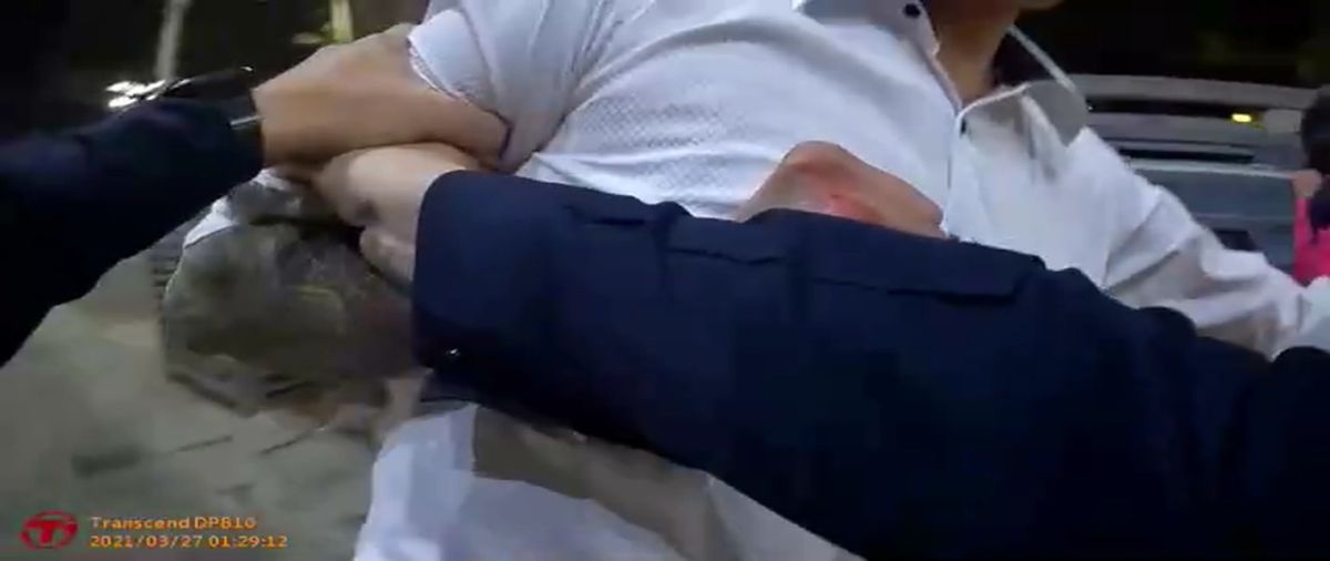 ▲警方獲報到場立即制止男子動粗。（圖／翻攝畫面）