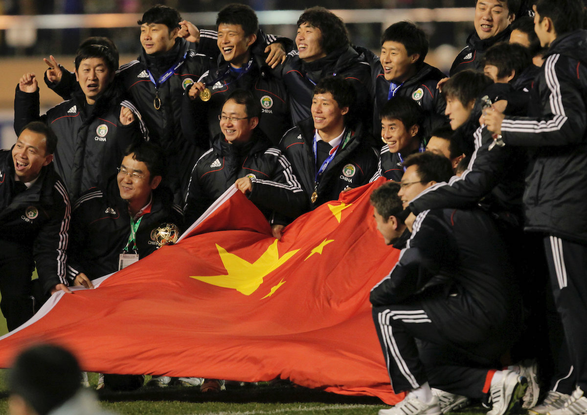 ▲近期新疆棉花爭議延燒，有中國網友呼籲足球隊撤換贊助商。示意圖，圖為中國足球隊2010年參與日本東亞錦標賽。（圖／美聯社／達志影像）