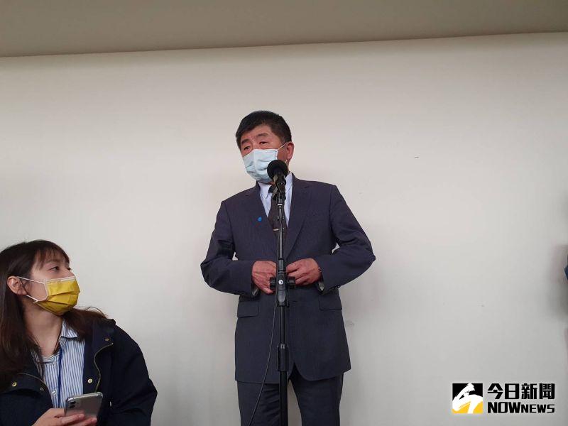 ▲針對2國籍機師染疫,感染源不明一事,衛福部長陳時中今(21)日接受媒體訪問時表示,本土感染的可能性越來越低,但目前還不能完全排除。(圖/記者劉雅文拍攝)
