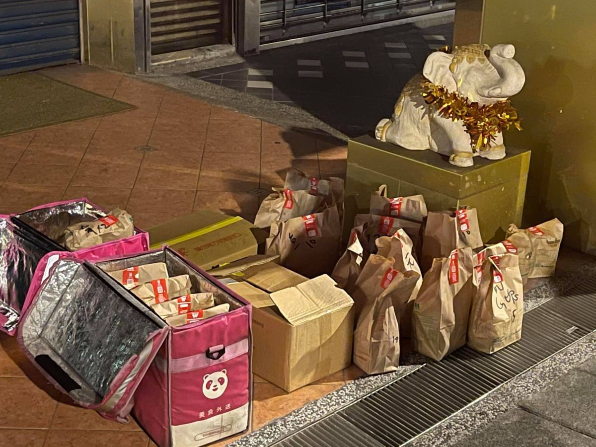 ▲凌晨點了近萬元的大餐！這5名外送員一到現場才知道對方不僅不出面取餐，還突然就取消訂單。（圖／翻攝自臉書社團《外送員的奇聞怪事》）