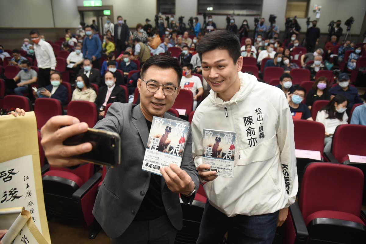 ▲國民黨主席江啟臣發表新書，自曝2020年差點就搭檔韓國瑜參選正副總統，他表示現在跟江仍保持溝通，選主席也會爭取韓的支持。（圖／記者陳明安攝，2021.03.29）