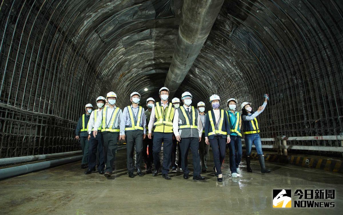 ▲中央和桃市府推動「阿姆坪防淤隧道」工程，可每年加速清除64萬立方公尺淤積及增加每秒600立方公尺排洪能力，有效延長石門水庫使用壽命。（圖／記者李春台攝，2021.03.29）