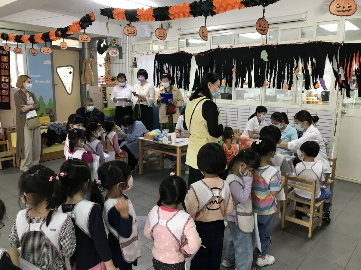 ▲新北市政府衛生局提供6歲以下的兒童，每半年一次免費的塗氟。（圖／新北市政府衛生局提供）