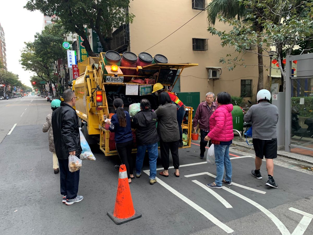 ▲清明假期，台中市垃圾清運服務不打烊(圖／柳榮俊攝2021.3.30)