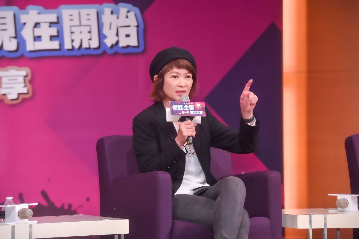 ▲盧秀芳分享轉型新媒體心得。（圖／中天）