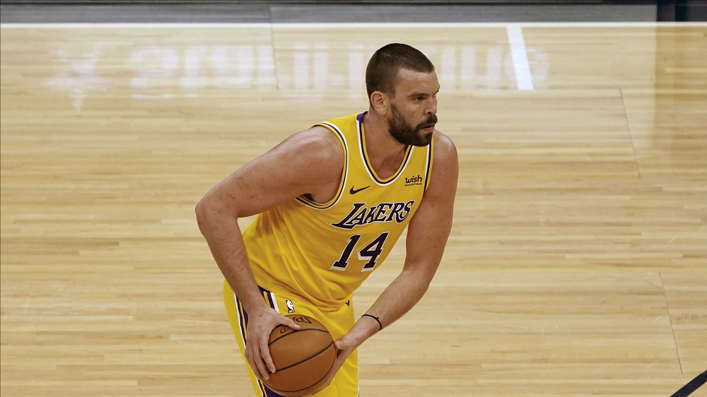 ▲湖人中鋒Marc Gasol（小加索）傳出不續留湖人，勇士和籃網可能對他有興趣。（圖／美聯社／達志影像）