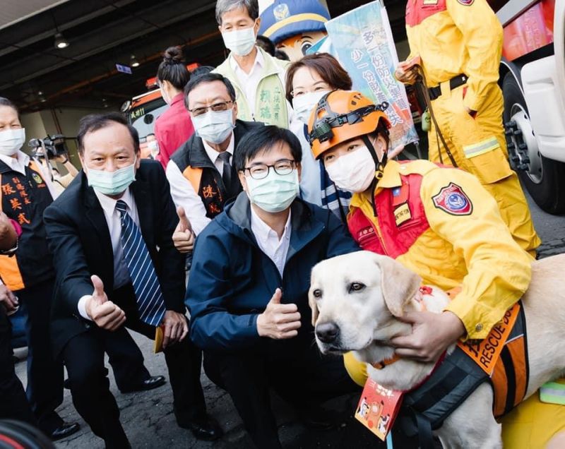 ▲高雄市搜救犬算是台灣最多，經驗最豐富的，是高雄市消防的特色，可做為整體消防宣傳的方向。（圖／高市消防局提供）