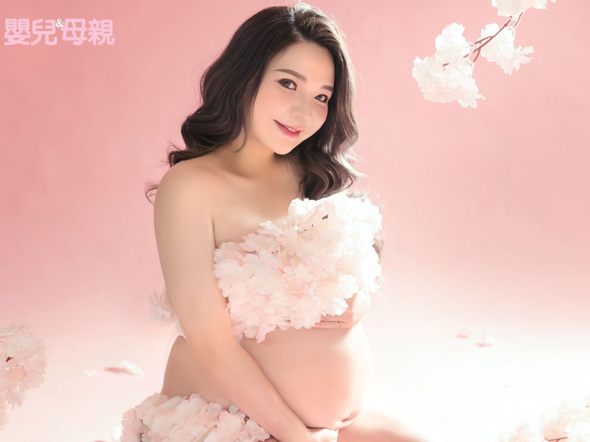 ▲小甜甜孕婦寫真曝光。（圖／嬰兒與母親雜誌）