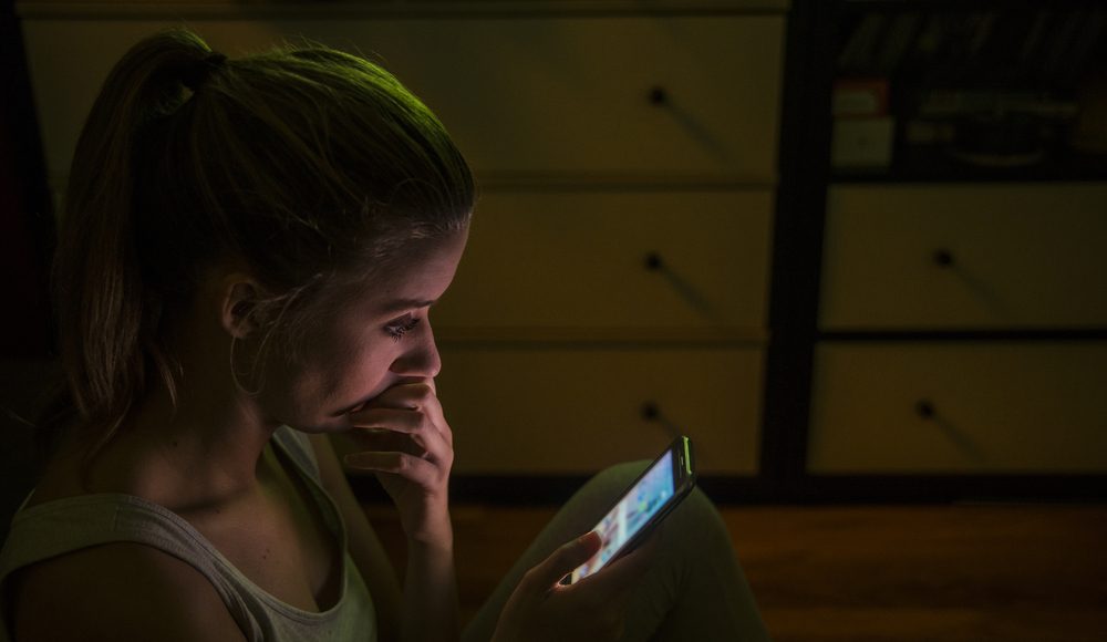  ▲是否該繼續留著對方社群媒體與聯繫方式呢？（圖／Shutterstock）