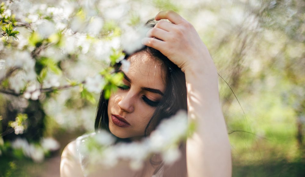  ▲唯有停止遺憾，懂得慚愧，並付出行動，改變自己，期待面對下一次的人生情境，會做出沒有遺憾的選擇。（圖／Shutterstock）