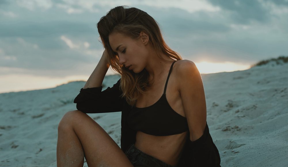  ▲不好的愛情永遠都有最後一種選擇，就是離開。（圖／Shutterstock）