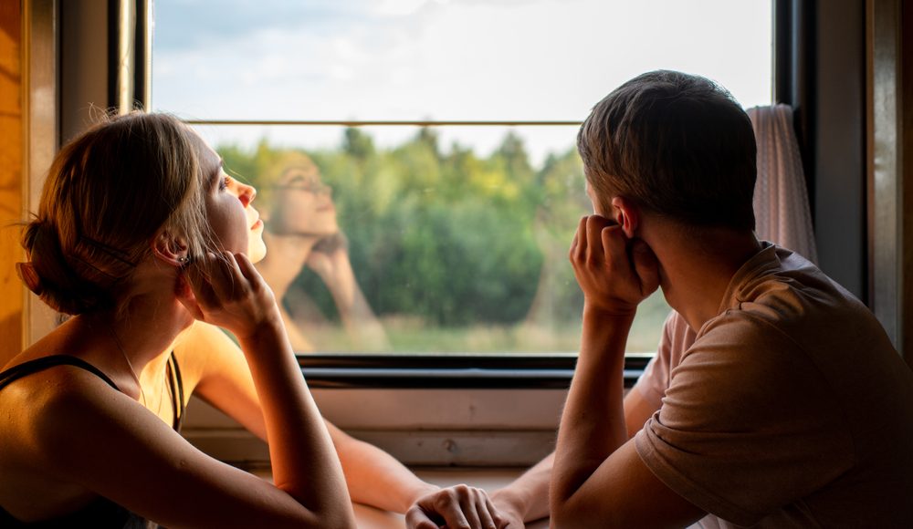 ▲男人們，請好好珍惜你身邊那個會因為你而情緒有所起伏的女孩。（圖／shutterstock）