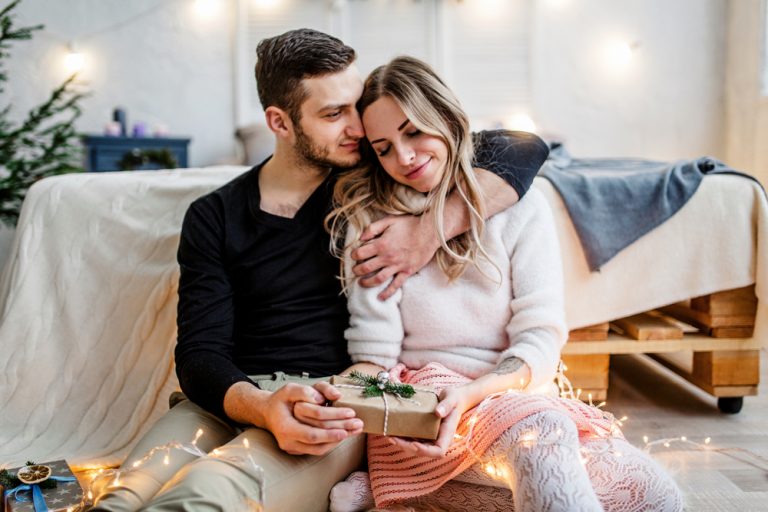  ▲在考慮結婚前，你應該先做的理財規劃。（圖／Shutterstock）