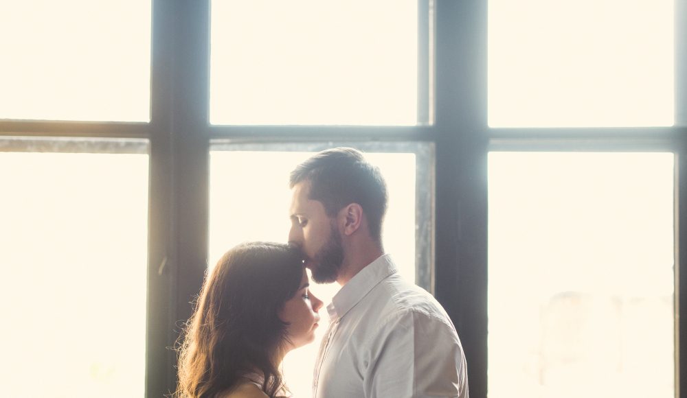  ▲為什麼外遇的人被抓包時，都喜歡睜眼說瞎話，而且謊言一個比一個還扯？（圖／Shutterstock）