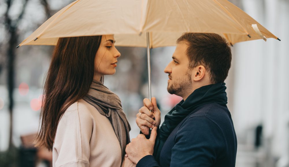  ▲在你盲目向身邊的好朋友告白前，以下這3件事情你一定要想清楚。（圖／Shutterstock）