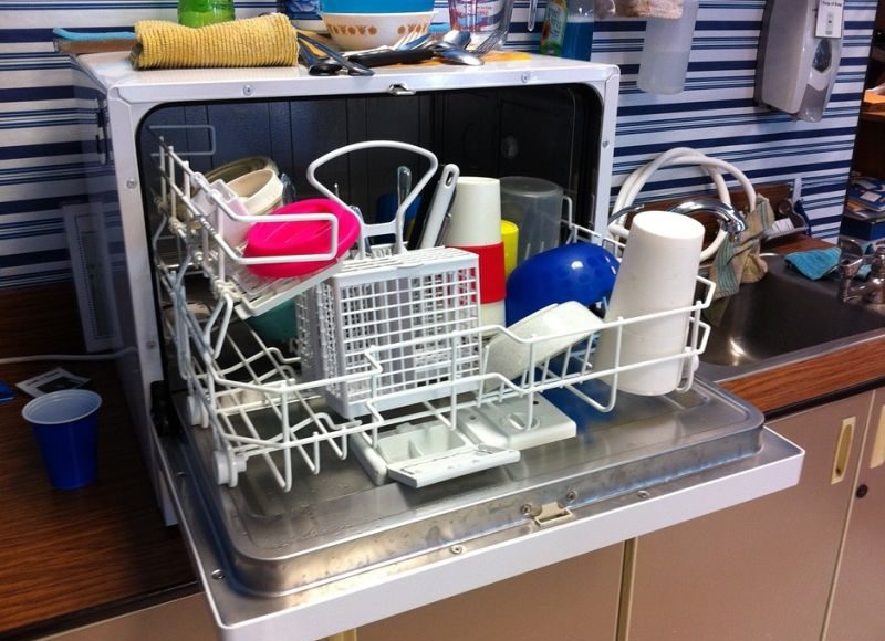 ▲洗碗機現今被許多人稱為「家庭救星」，因為省去洗碗這個煩躁的工作，能減少夫妻間爭吵的機率。（示意圖／取自pixabay ）