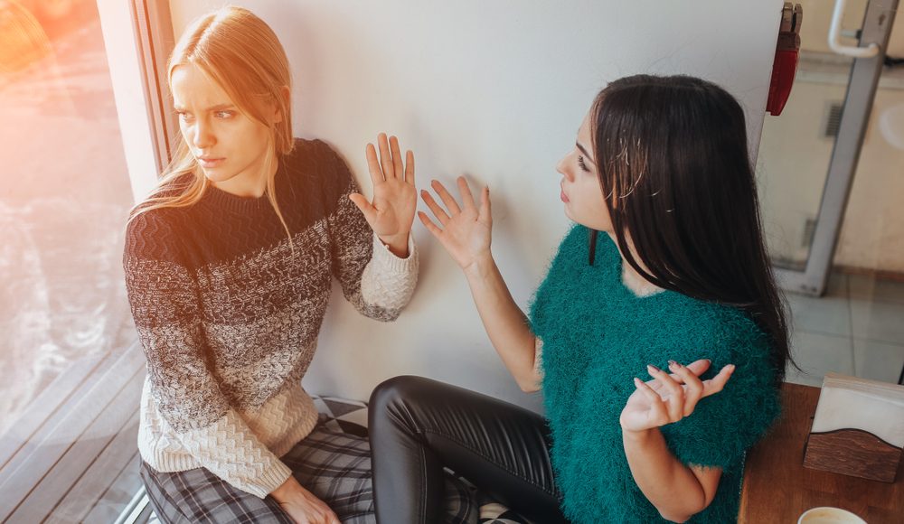  ▲友情也需要仔細經營，一旦處理不當，很可能會讓你陷入「惡性友誼」的循環中無法脫身！（圖／Shutterstock）