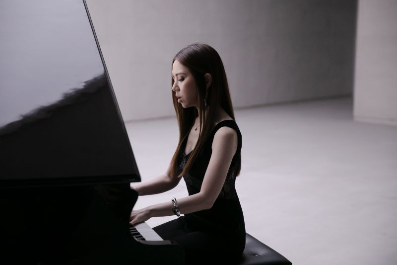 ▲鄧紫棋推出歌曲《孤獨》MV，分享從16歲出道以來的心路歷程。（圖／索尼音樂提供）